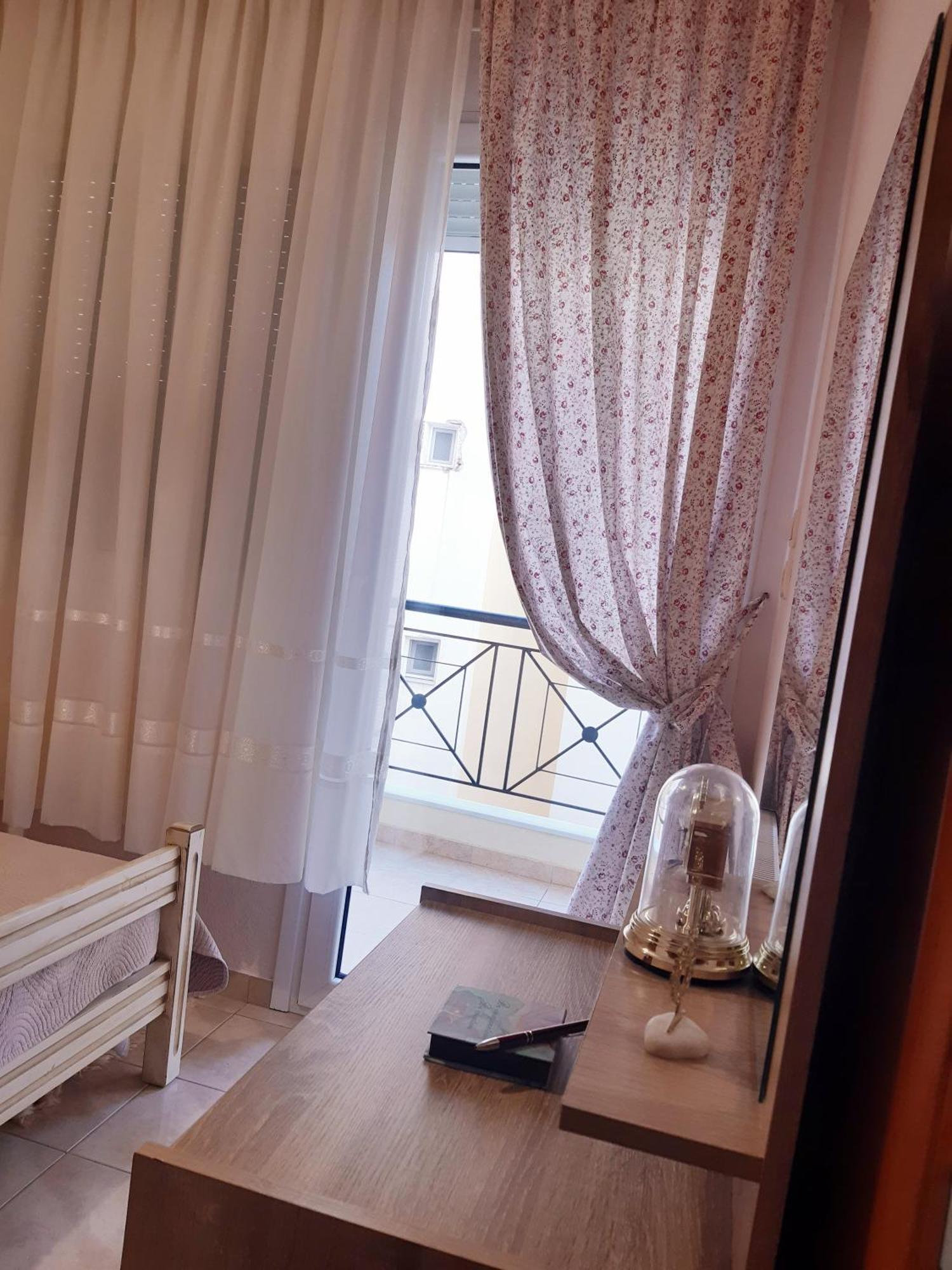 M&T Apartment Kavala Esterno foto